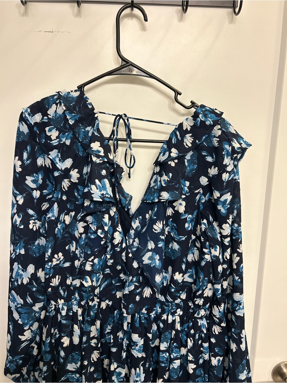 Abercrombie & Fitch Women's Navy Blue Floral Ruffle Dress - Picture 9 of 10